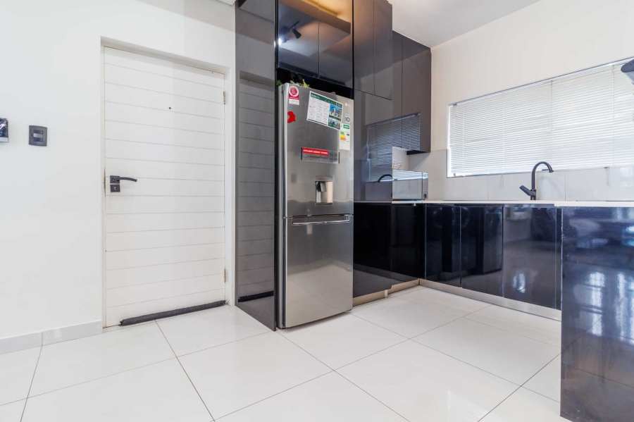 2 Bedroom Property for Sale in Table View Western Cape